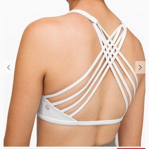 Lululemon free to be wild bra high neck 10